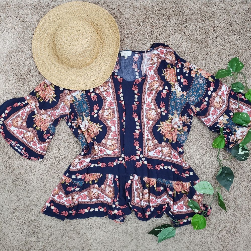 Floral-detailed blouse
